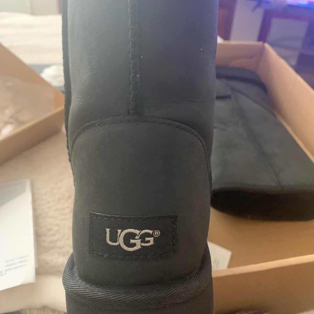 New Size 10 Classic Short Black Leather Uggs